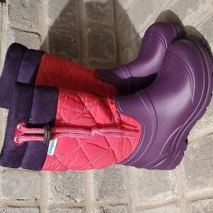 Boquata boots size 11 purple pink blue snowboots winter boots Flaw